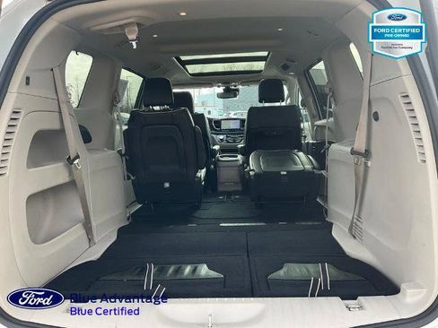 Used 2024 Chrysler Pacifica Limited image 24