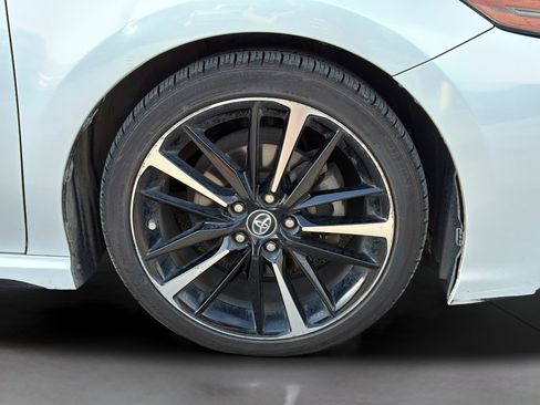 Used 2019 Toyota Camry XSE FWD image 30
