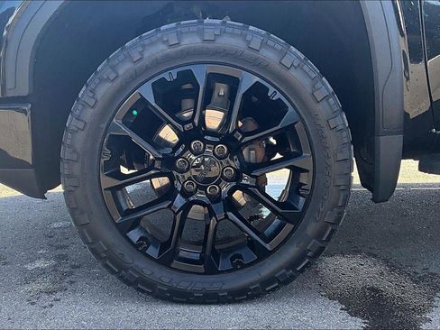 Used 2021 GMC Sierra 1500 AT4 image 9