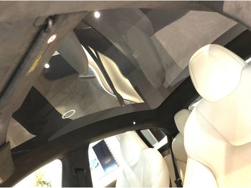 Used 2024 Tesla Model S image 39