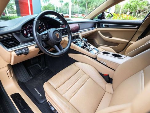 Used 2023 Porsche Panamera Platinum Edition image 36