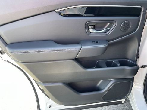 New 2025 Honda Pilot EX-L image 24