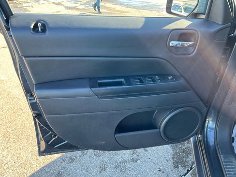 Used 2015 Jeep Patriot Sport w/ Power Value Group image 14