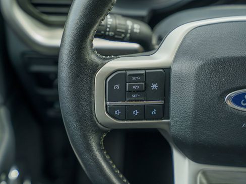 Used 2024 Ford Expedition XLT AWD/4WD image 29