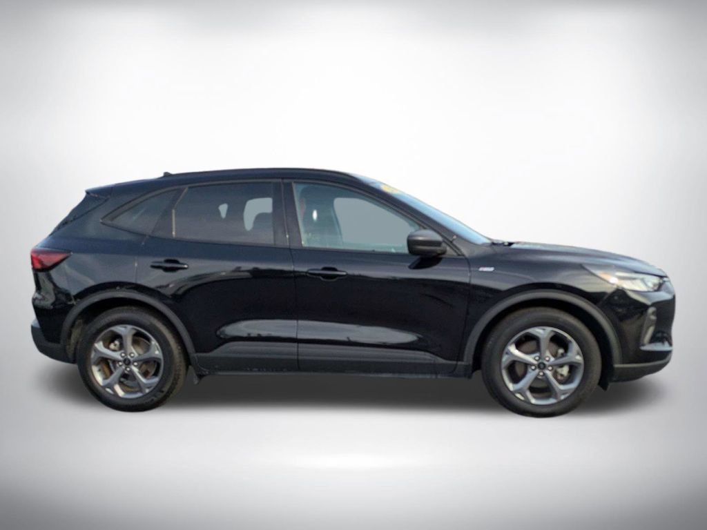 Used 2025 Ford Escape ST-Line FWD image 3