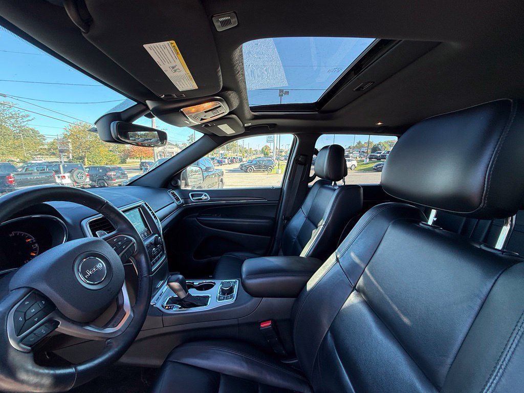 Used 2018 Jeep Grand Cherokee Limited AWD/4WD image 12