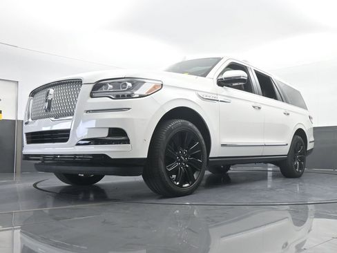 Used 2023 Lincoln Navigator L Reserve w/ Monochromatic Package image 71