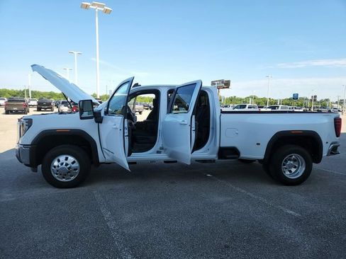 Used 2025 GMC Sierra 3500 SLE w/ SLE Value Package AWD/4WD image 32