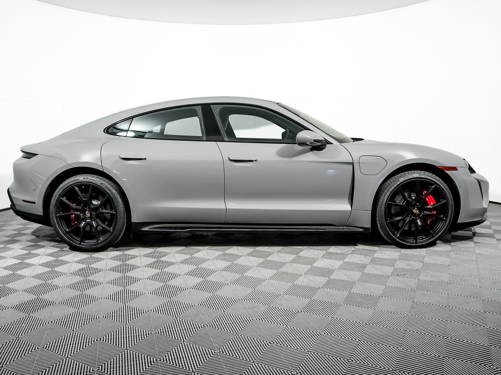 Certified 2023 Porsche Taycan GTS w/ Premium Package (P6U) AWD/4WD image 9