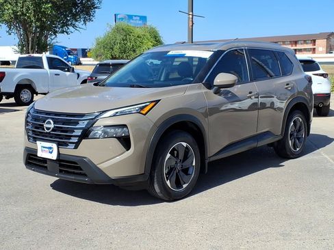 Used 2024 Nissan Rogue SV w/ SV Premium Package FWD image 4