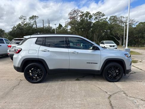 New 2026 Jeep Compass Latitude image 2