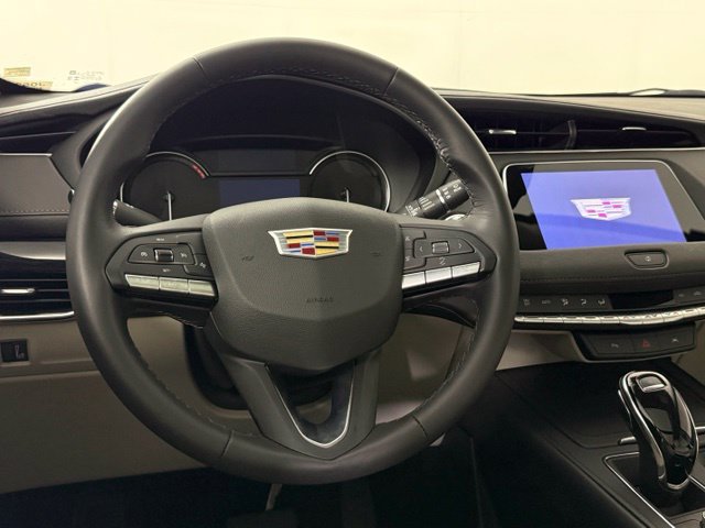 Certified 2023 Cadillac XT4 Premium Luxury FWD image 26