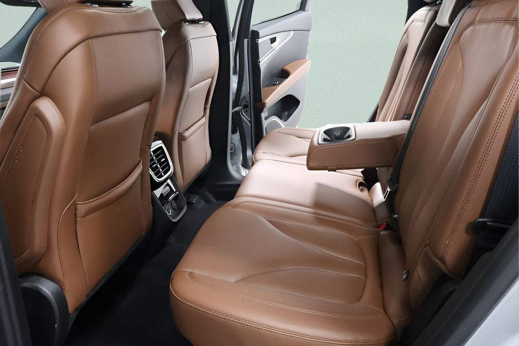 Used 2023 Lincoln Nautilus Reserve AWD/4WD image 24