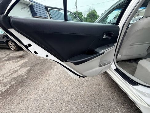 Used 2012 Toyota Camry LE FWD image 23