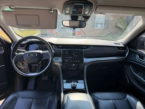 Used 2022 Jeep Grand Cherokee L Laredo w/ Luxury Tech Group I image 17