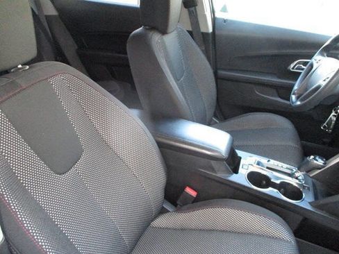 Used 2017 Chevrolet Equinox LS AWD/4WD image 24