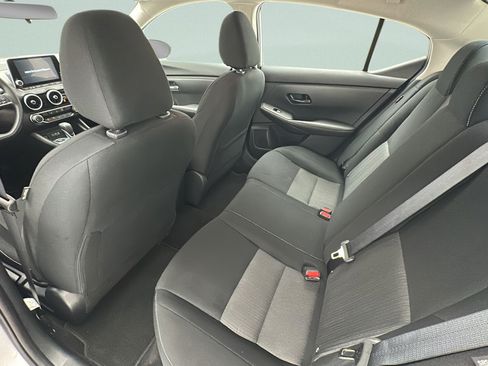 Used 2025 Nissan Sentra SV FWD image 9