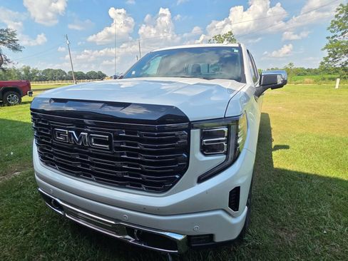 Used 2025 GMC Sierra 1500 Denali Ultimate AWD/4WD image 2