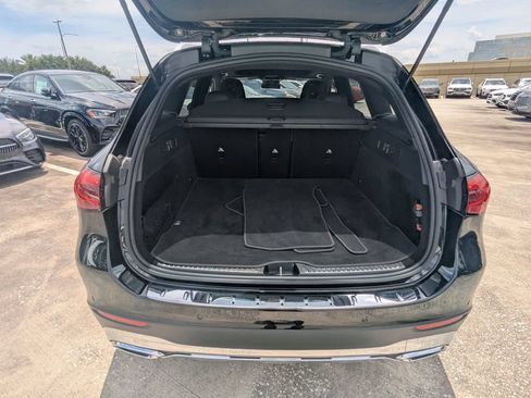 Used 2025 Mercedes-Benz GLC 300 4MATIC image 23