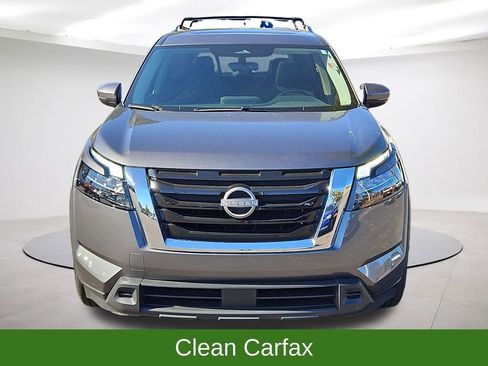 Used 2024 Nissan Pathfinder SV w/ SV Premium Package image 2