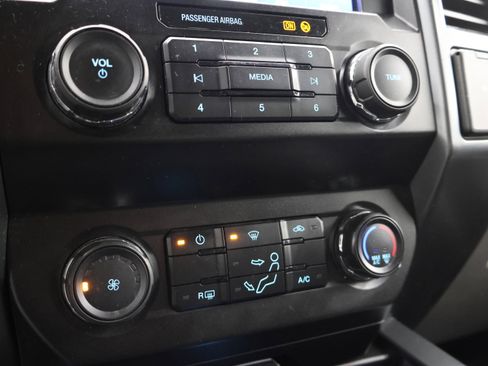 Used 2022 Ford F250 XLT w/ Black Appearance Package AWD/4WD image 12