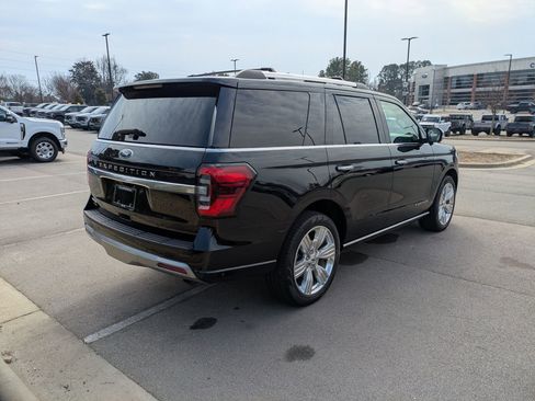 Certified 2024 Ford Expedition Platinum image 4