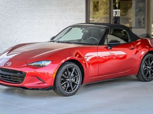 Used 2016 MAZDA MX-5 Miata Club RWD image 9