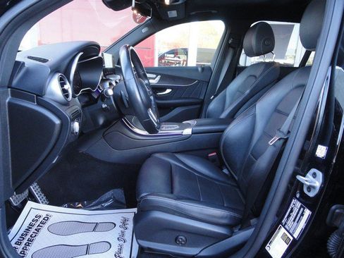 Used 2022 Mercedes-Benz GLC 300 4MATIC w/ AMG Line image 10