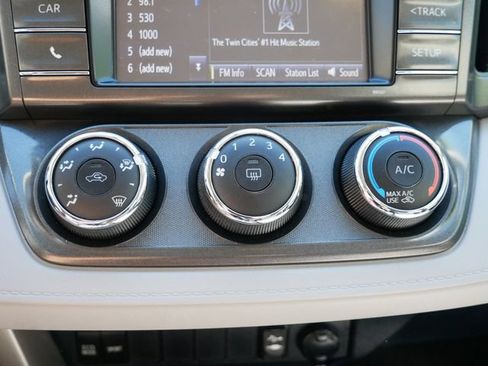 Used 2015 Toyota RAV4 LE AWD/4WD image 20