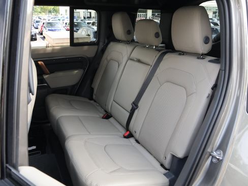 Used 2023 Land Rover Defender 110 S AWD/4WD image 31