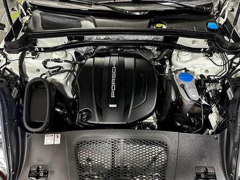 Used 2018 Porsche Macan Sport Edition AWD/4WD image 52
