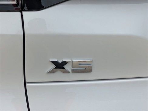 Used 2024 BMW X5 M60i w/ Climate Comfort Package image 6