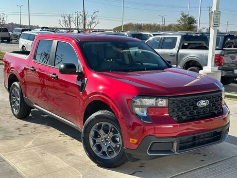 New 2025 Ford Maverick XLT w/ XLT Luxury Package image 30