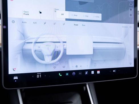 Used 2020 Tesla Model 3 Standard Range Plus image 24