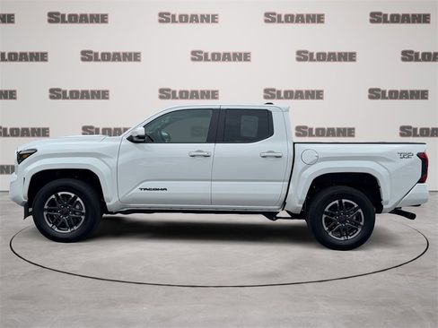 Used 2024 Toyota Tacoma TRD Sport image 2