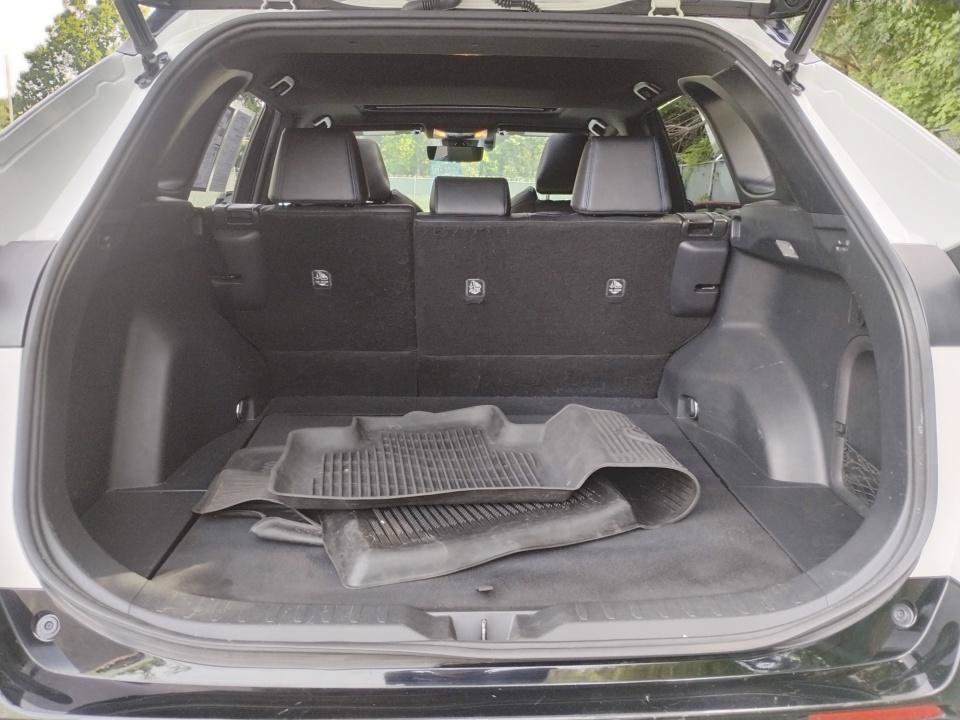Used 2020 Toyota RAV4 XSE w/ XSE Grade Weather Package AWD/4WD image 19
