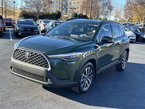 Used 2025 Toyota Corolla Cross XLE image 8