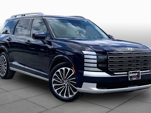 Used 2026 Hyundai Palisade Calligraphy FWD image 3