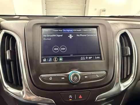 Used 2024 Chevrolet Equinox LT FWD image 31
