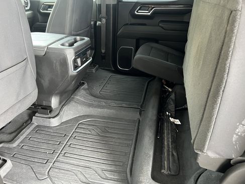 Used 2024 GMC Sierra 1500 Elevation image 17