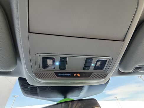 Used 2022 Ford Explorer XLT w/ Equipment Group 202A image 17