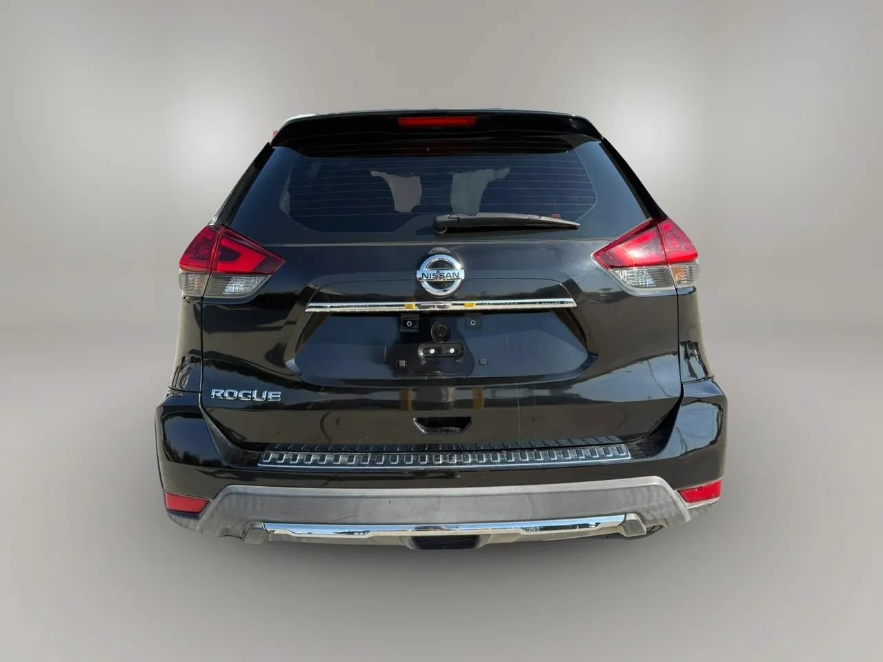 Used 2018 Nissan Rogue S FWD image 5