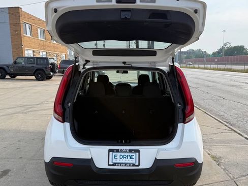Used 2020 Kia Soul LX FWD image 17