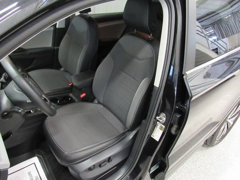 Used 2022 Volkswagen Taos SE image 29