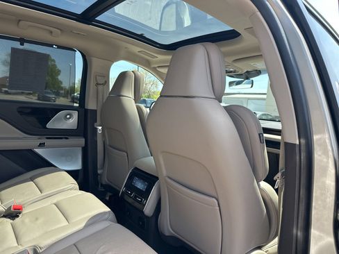 Used 2023 Lincoln Aviator Reserve w/ Equipment Group 201A AWD/4WD image 44