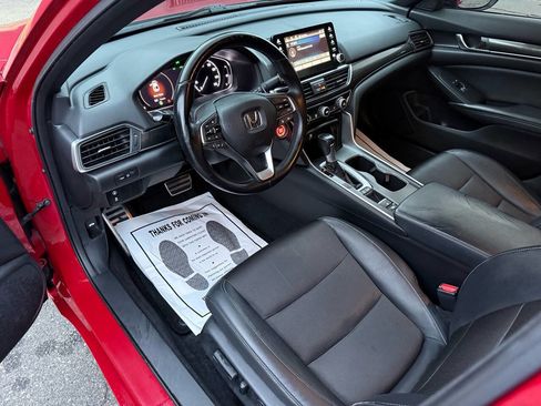 Used 2018 Honda Accord Sport image 9