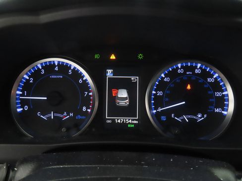 Used 2019 Toyota Highlander Plus FWD image 11