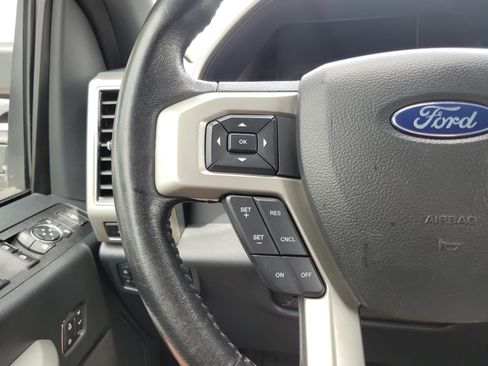 Used 2022 Ford F250 Lariat w/ Black Appearance Package AWD/4WD image 23