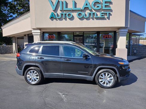 Used 2016 Jeep Cherokee Limited w/ Technology Group AWD/4WD image 1