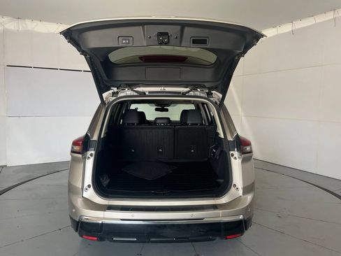 Used 2025 Nissan Rogue Platinum AWD/4WD image 13
